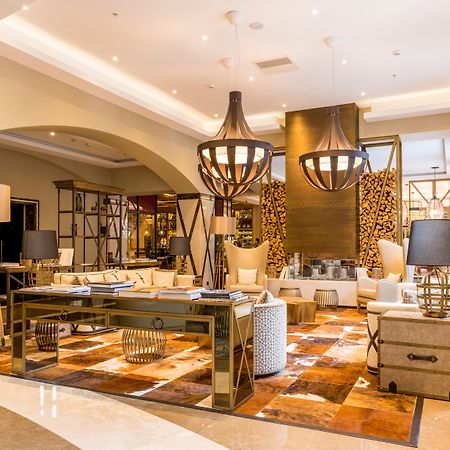 Crowne Plaza - Borjomi By Ihg Exterior foto The lobby of the hotel