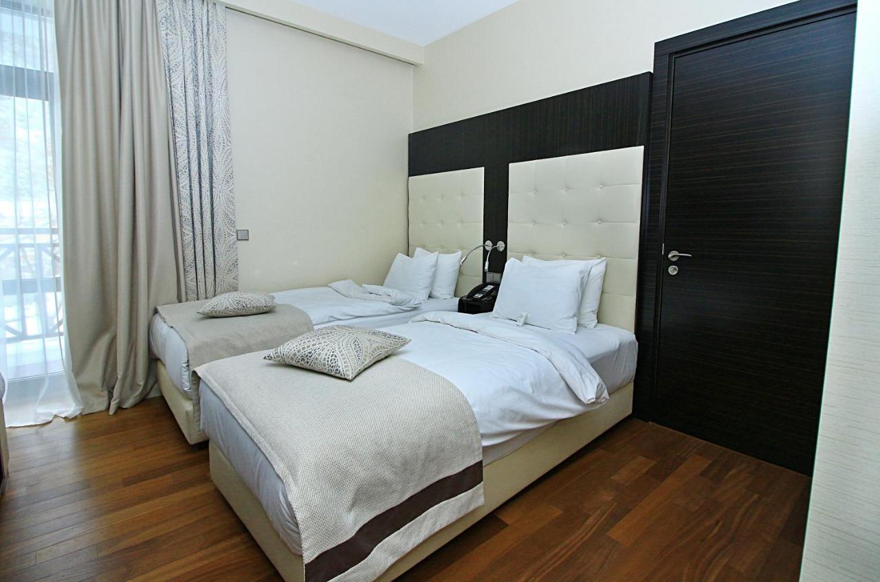 Crowne Plaza - Borjomi By Ihg Exterior foto A bedroom in a hotel