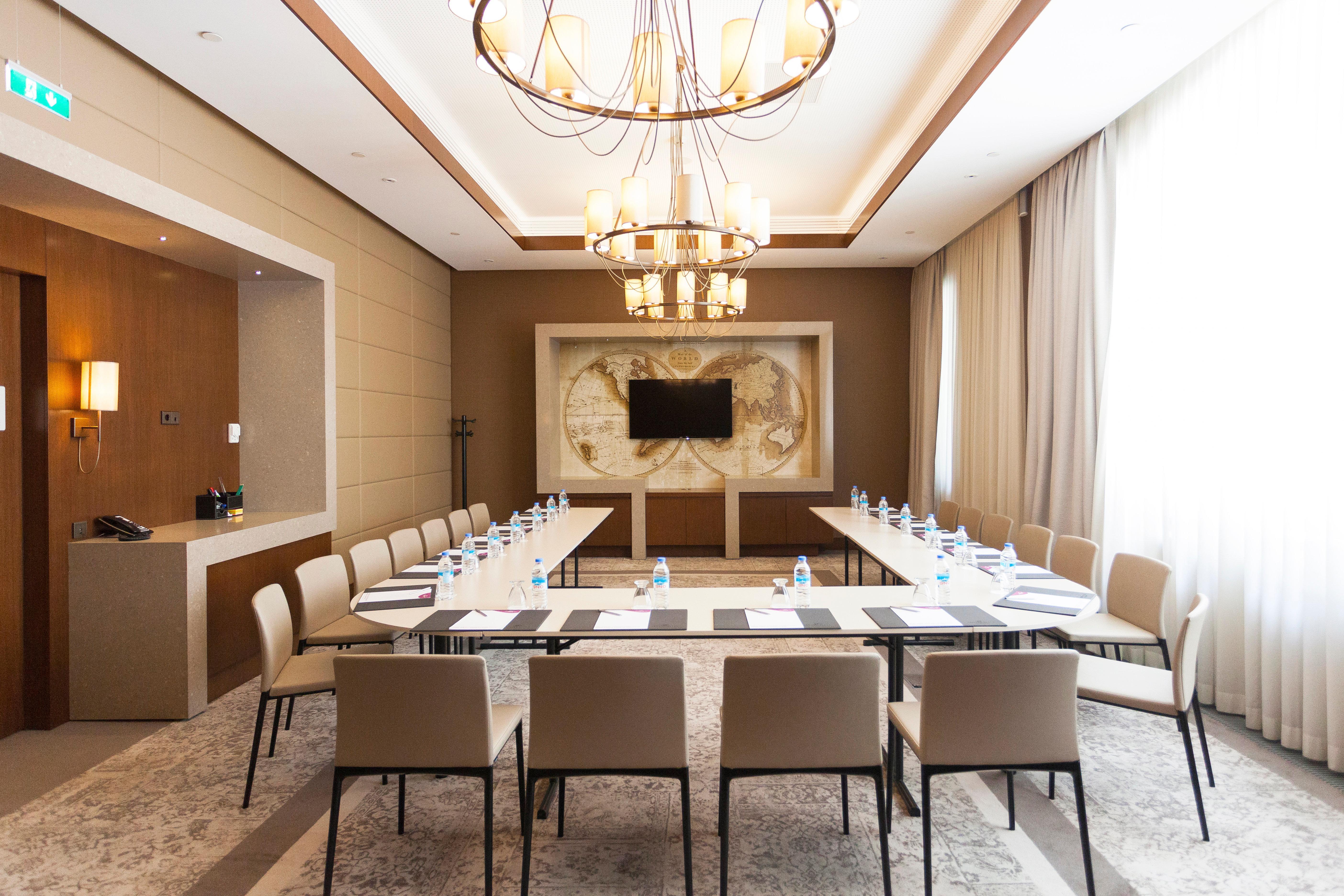 Crowne Plaza - Borjomi By Ihg Exterior foto Meeting room