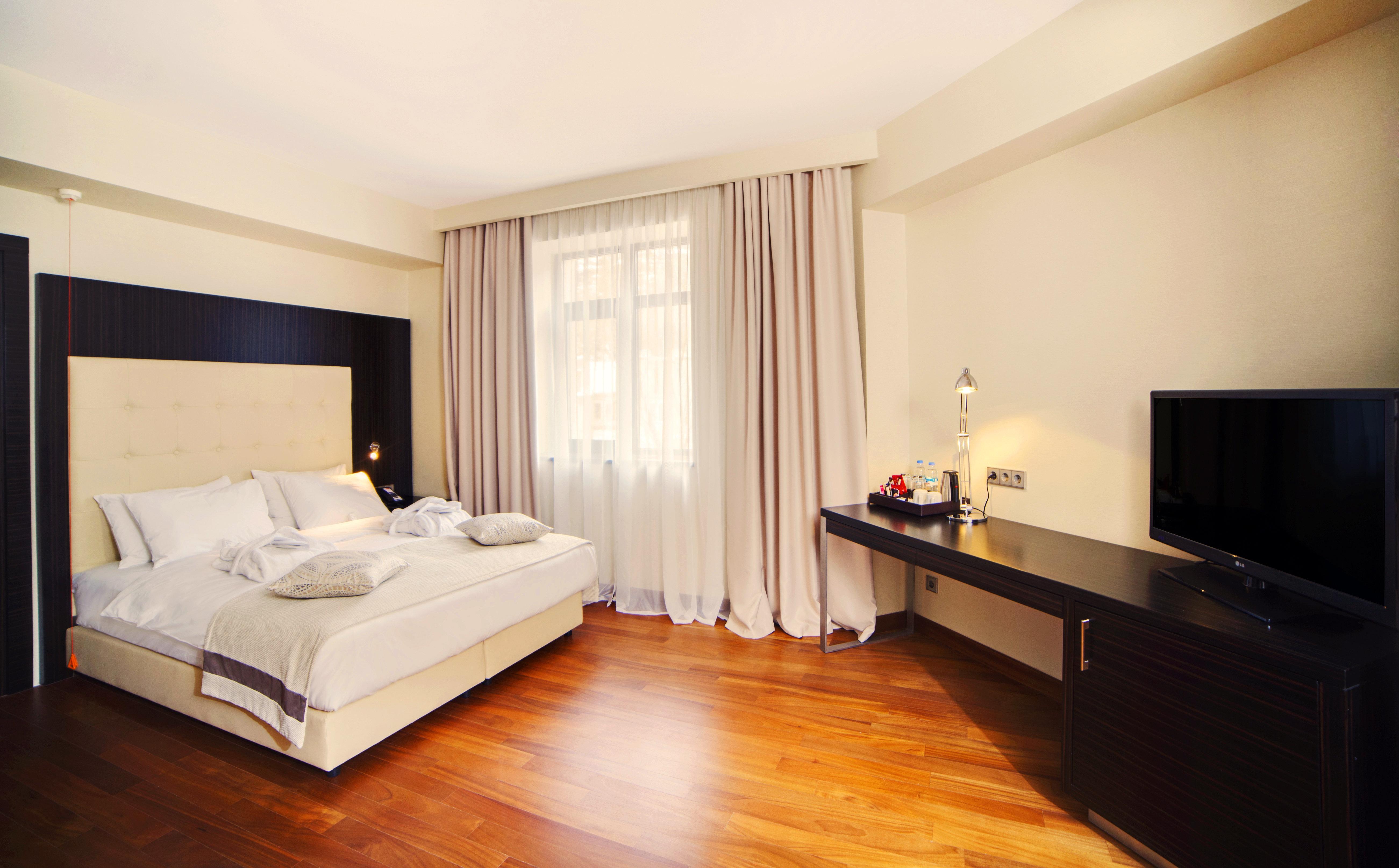 Crowne Plaza - Borjomi By Ihg Exterior foto A room at the hotel
