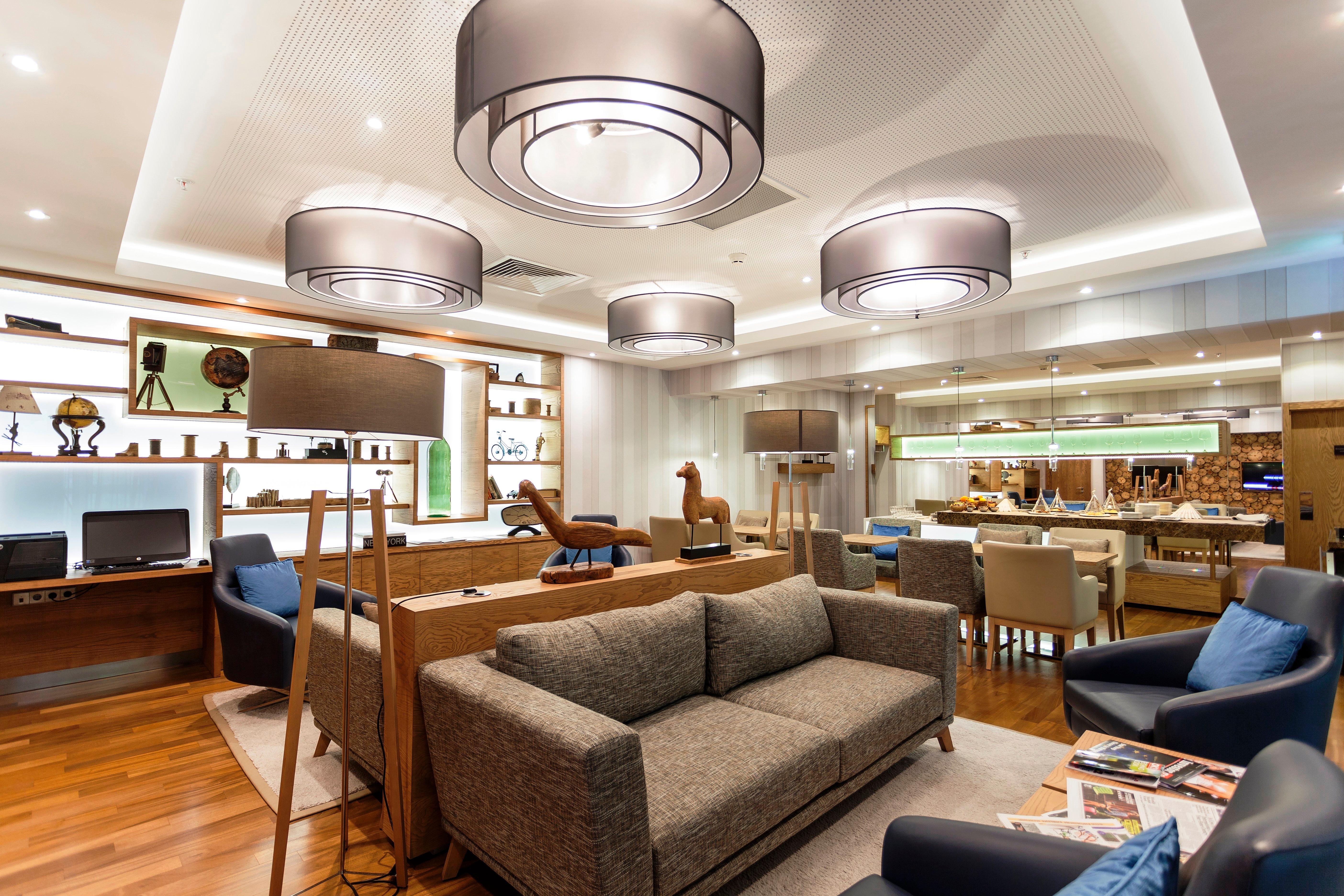 Crowne Plaza - Borjomi By Ihg Exterior foto The lounge at the airport