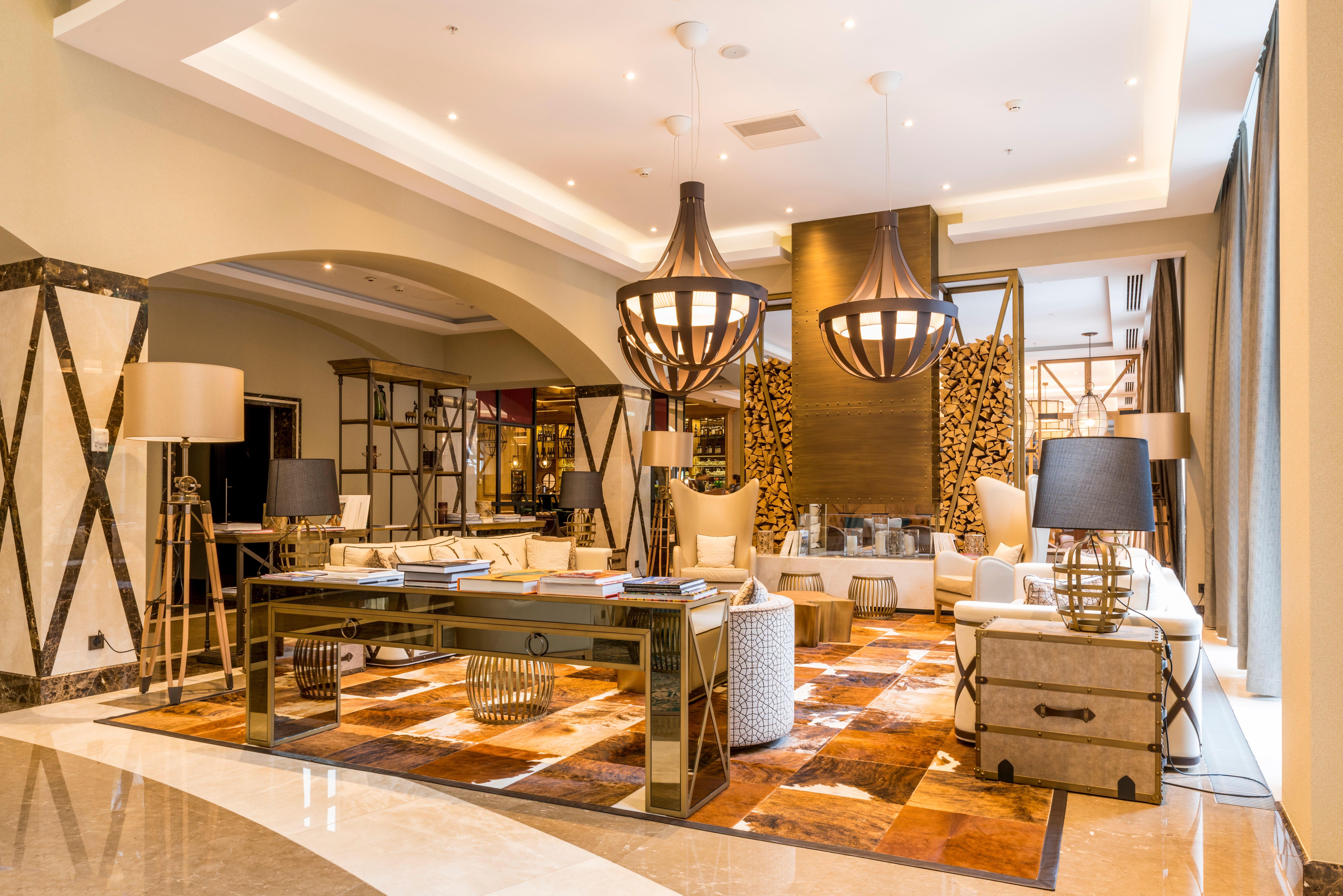Crowne Plaza - Borjomi By Ihg Exterior foto The lobby of the hotel