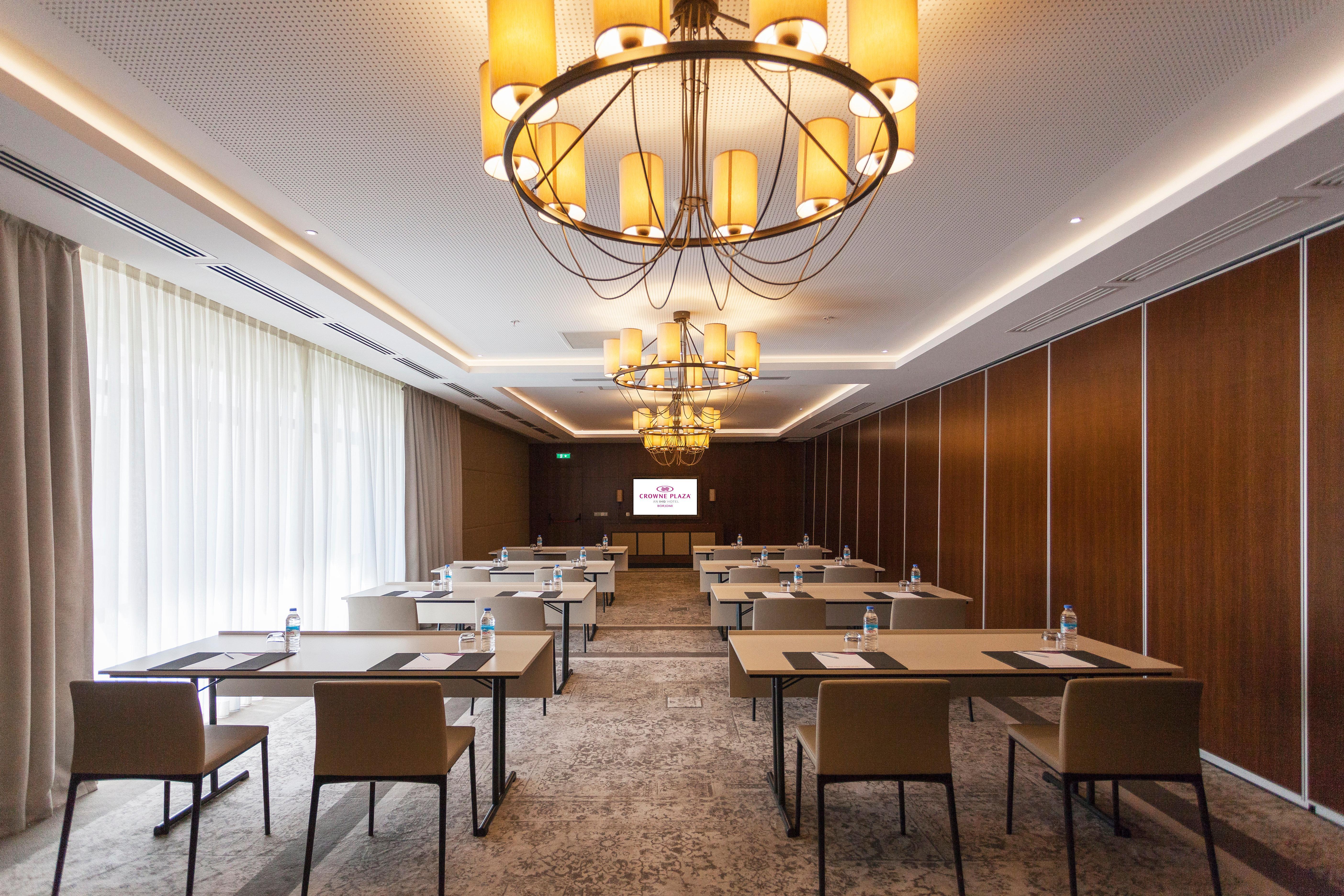 Crowne Plaza - Borjomi By Ihg Exterior foto Meeting room