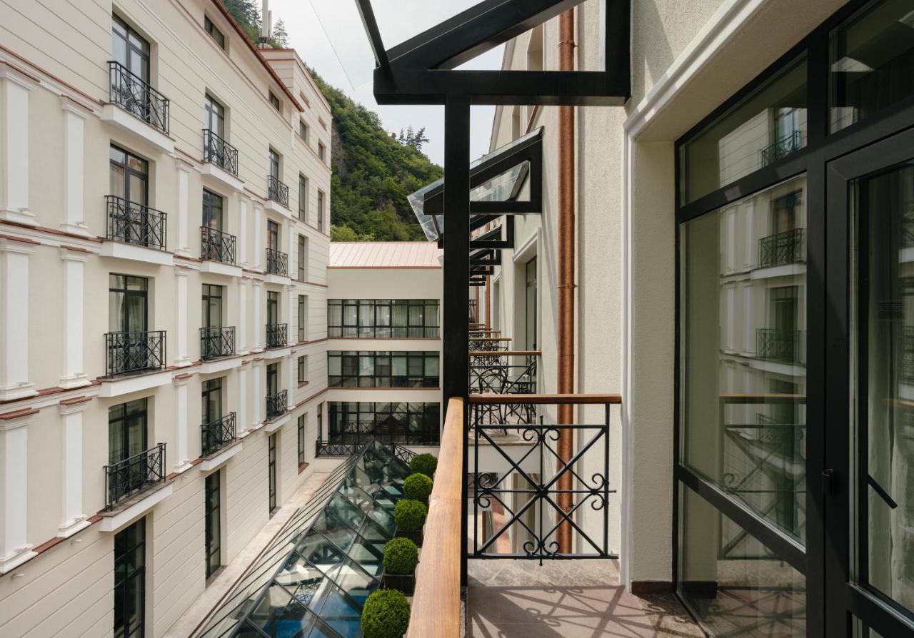 Crowne Plaza - Borjomi By Ihg Exterior foto The hotel's interior